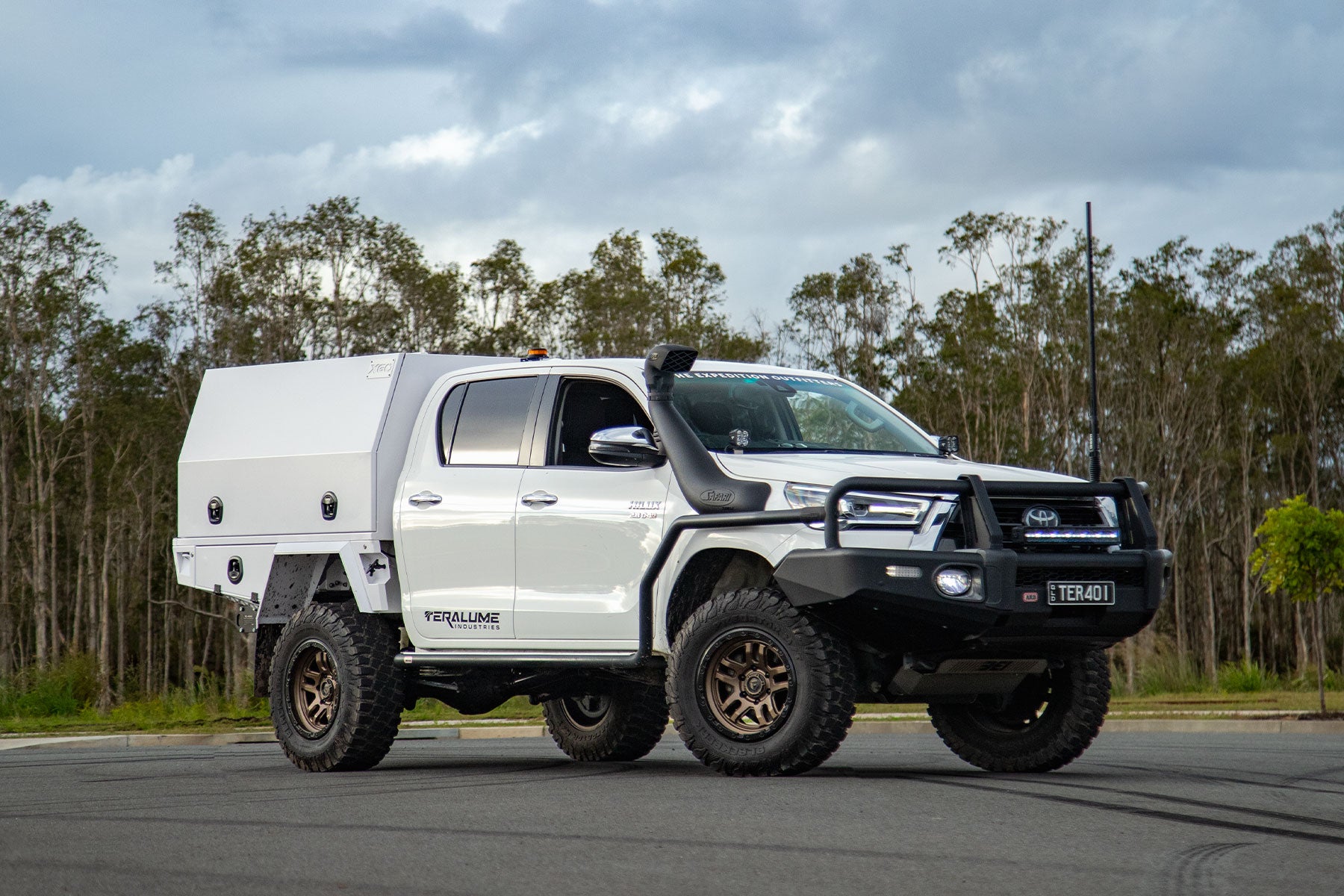 TERA Hilux 1800x1200.jpg