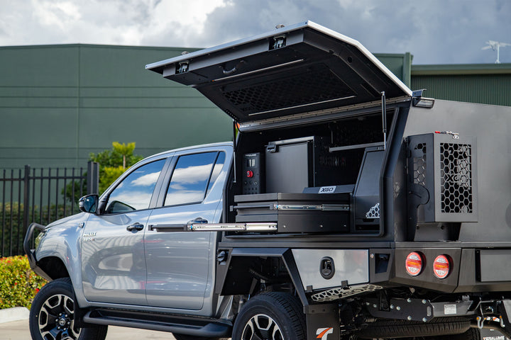 Teralume-Industries-TOYOTA-Hilux-Servicebody-SilverMatch1800x1200(12).jpg