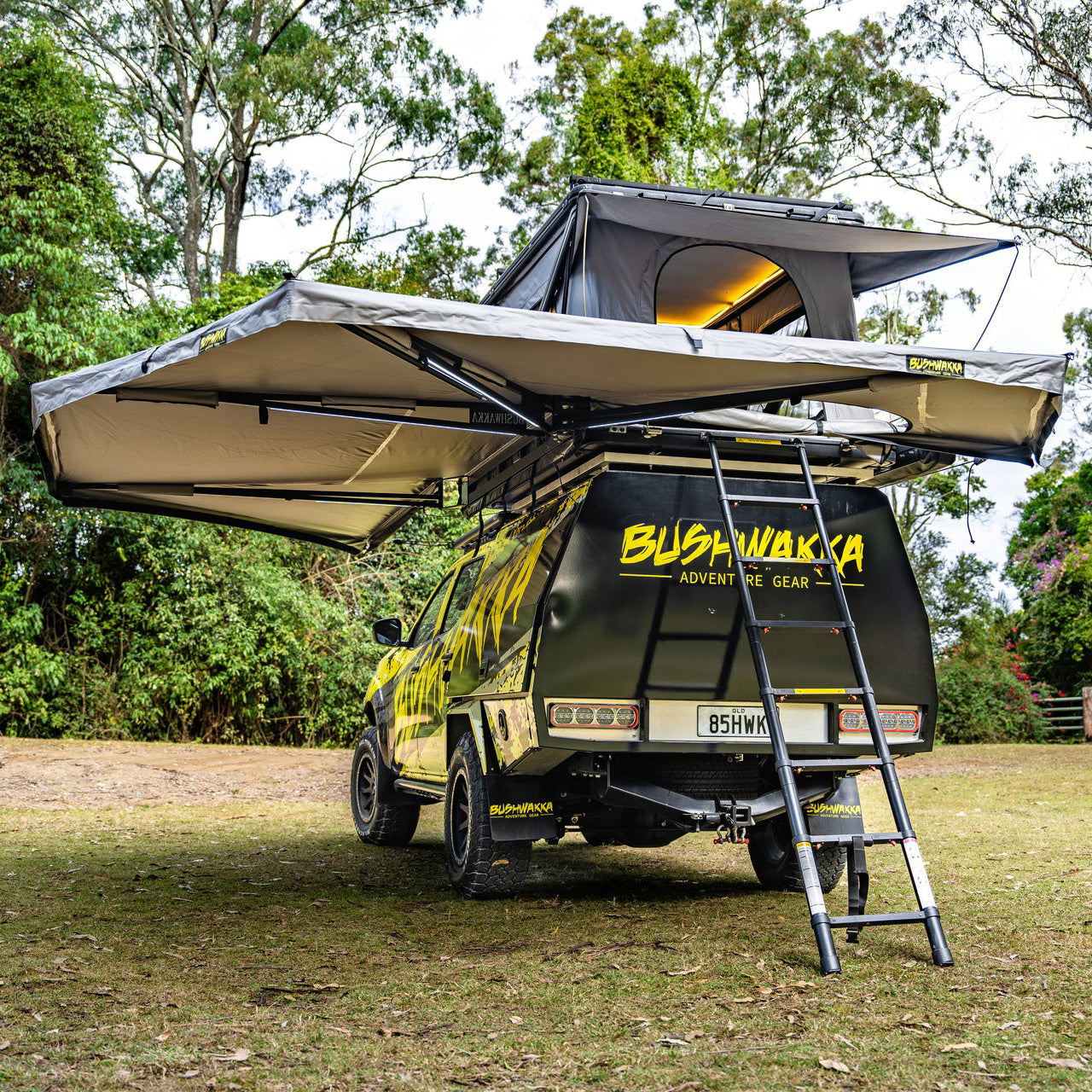 Bushwakka Extreme Darkness with D-Zip Awning